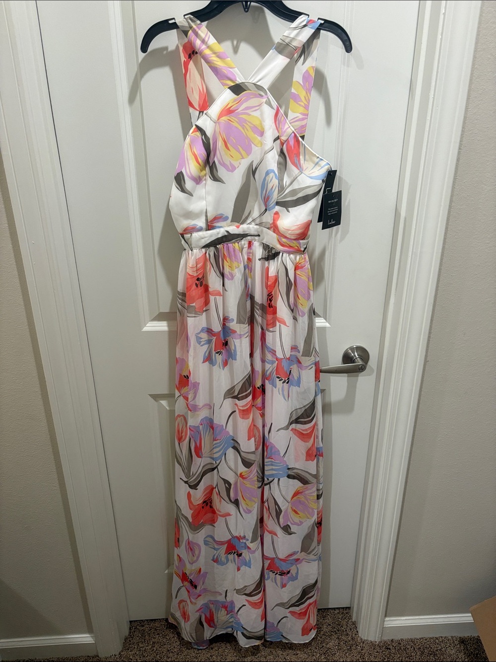 Lulu's Lija White Floral Maxi Dress - Size small - NWT